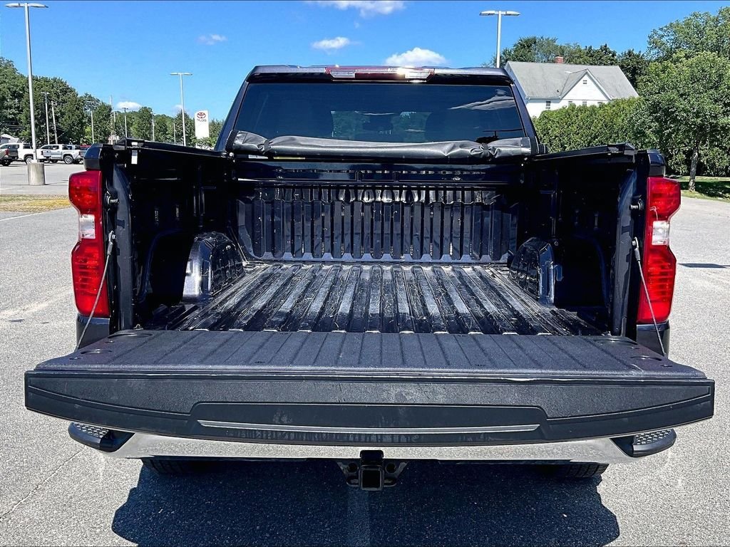 Used 2023 Chevrolet Silverado 1500 LT AWD/4WD image 32