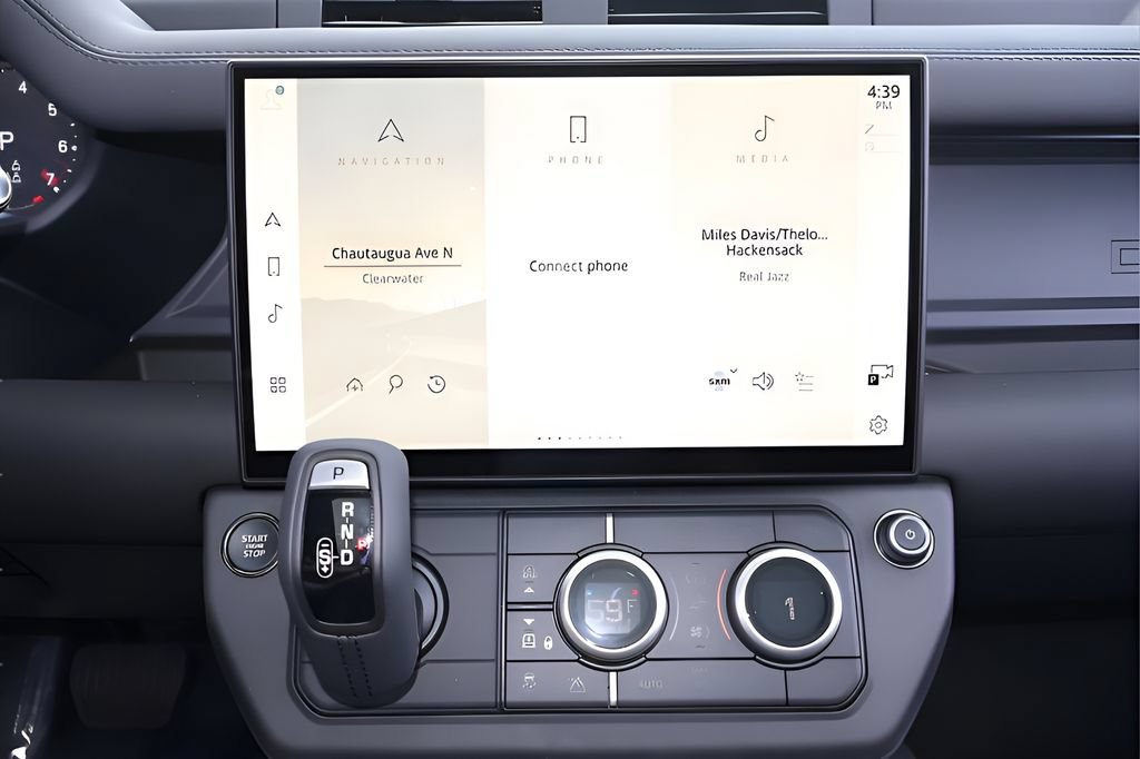 New 2026 Land Rover Defender 130 X-Dynamic SE AWD/4WD image 23
