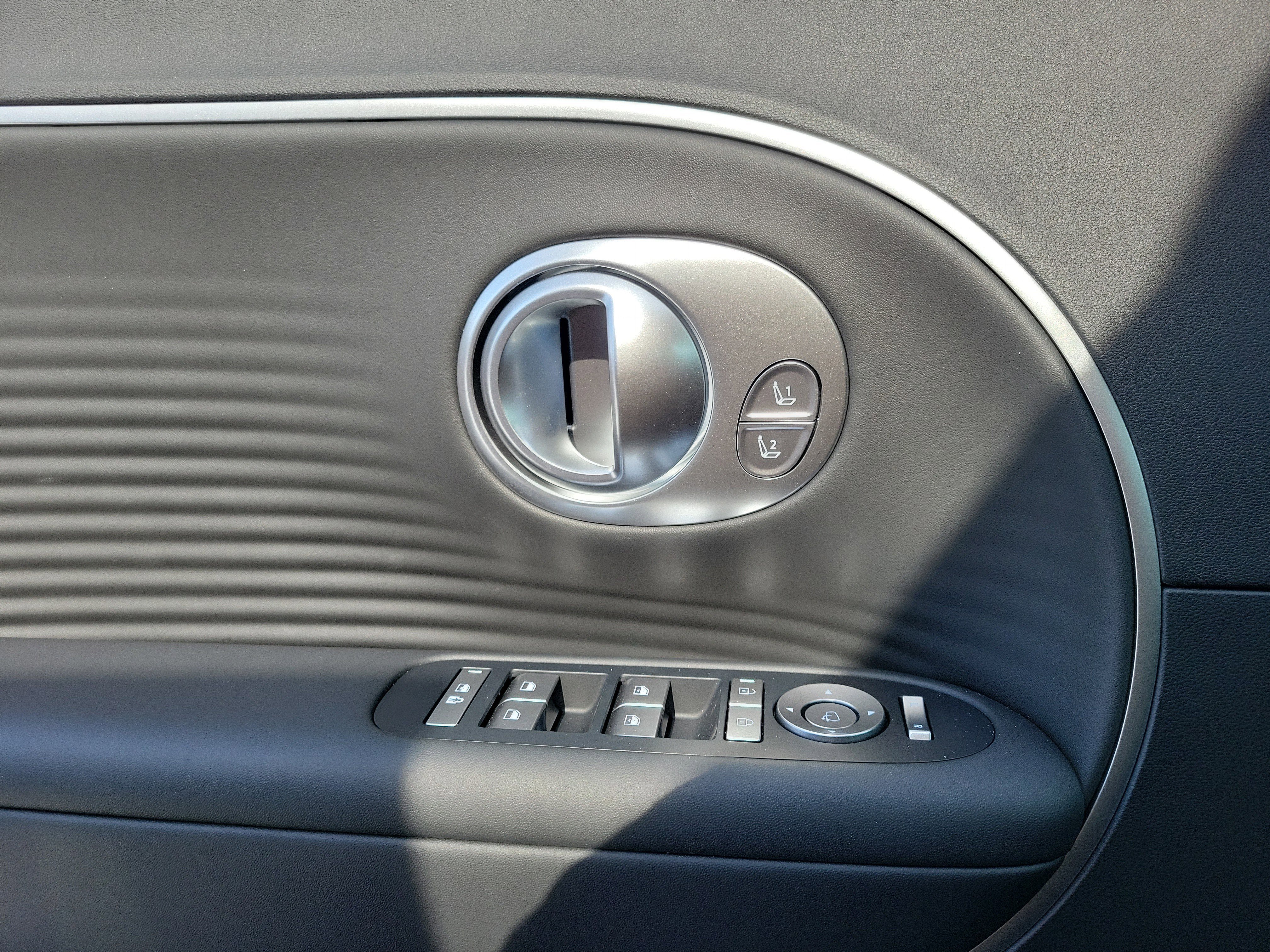 New 2026 Hyundai Ioniq 9 Limited image 14