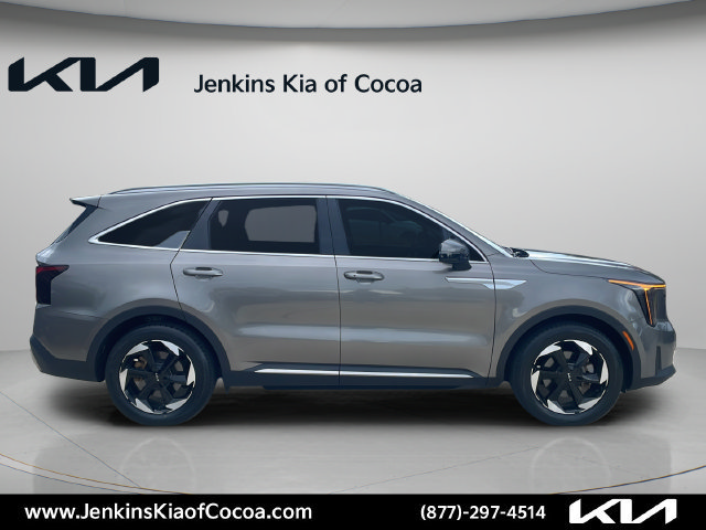 Certified 2025 Kia Sorento EX AWD/4WD image 3