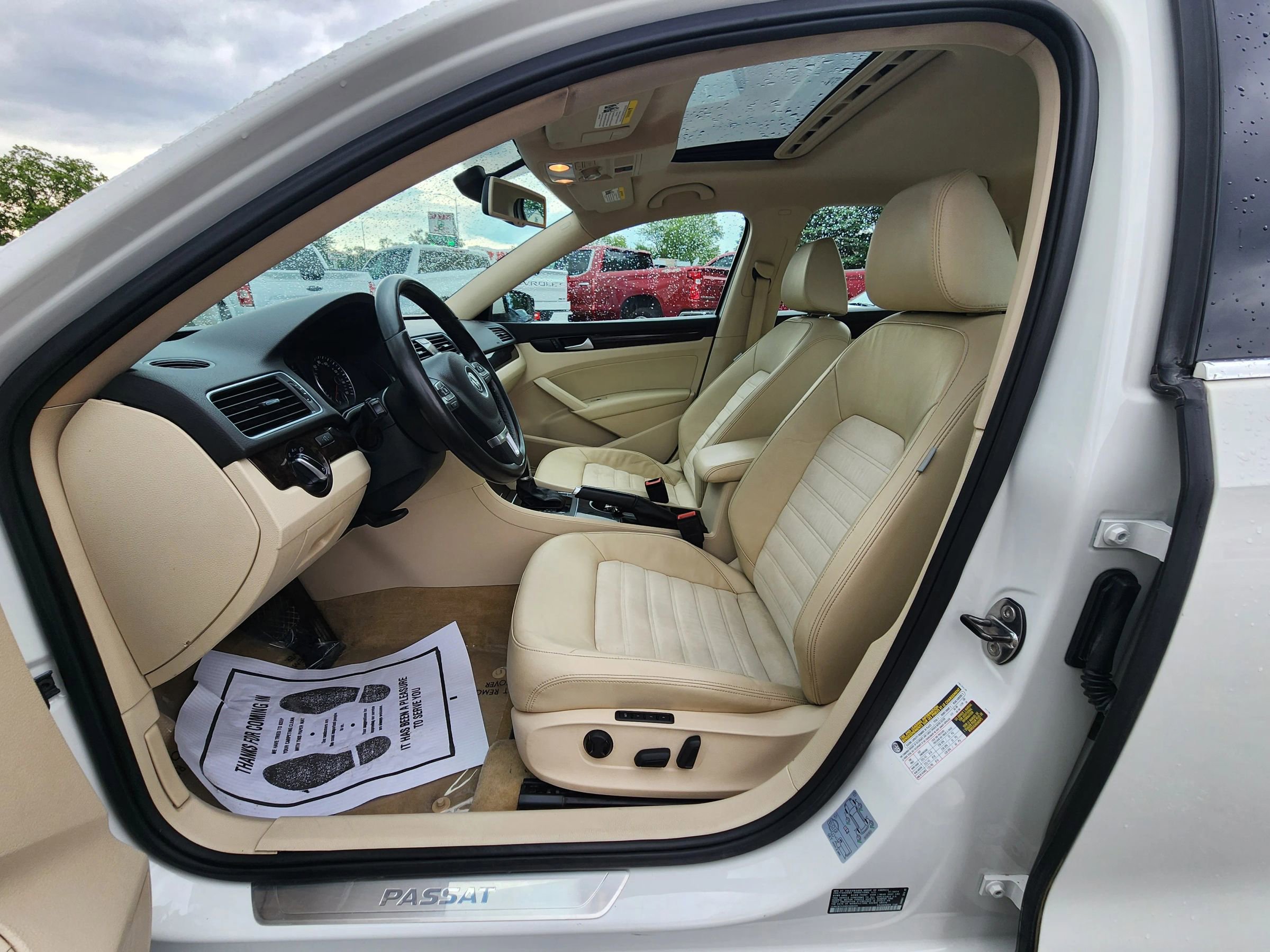 Used 2014 Volkswagen Passat TDI SEL Premium FWD image 17