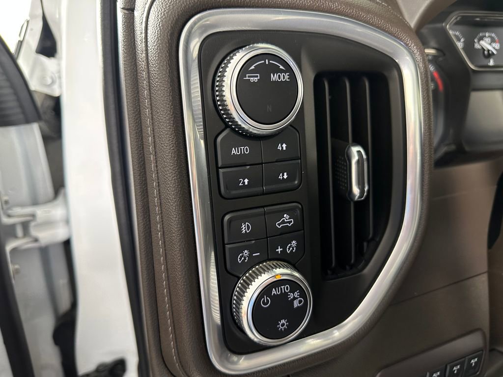 Used 2022 GMC Sierra 3500 SLE w/ Remote Start Package AWD/4WD image 18