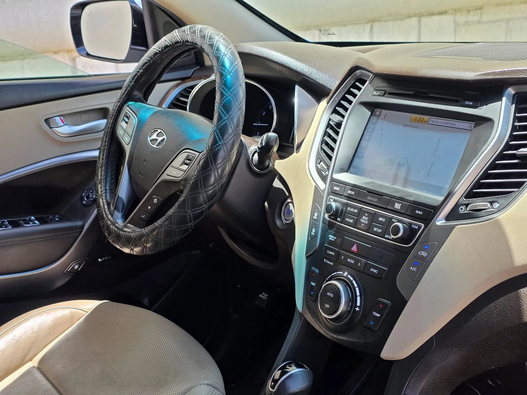 Used 2018 Hyundai Santa Fe Sport w/ Cargo Package FWD image 18