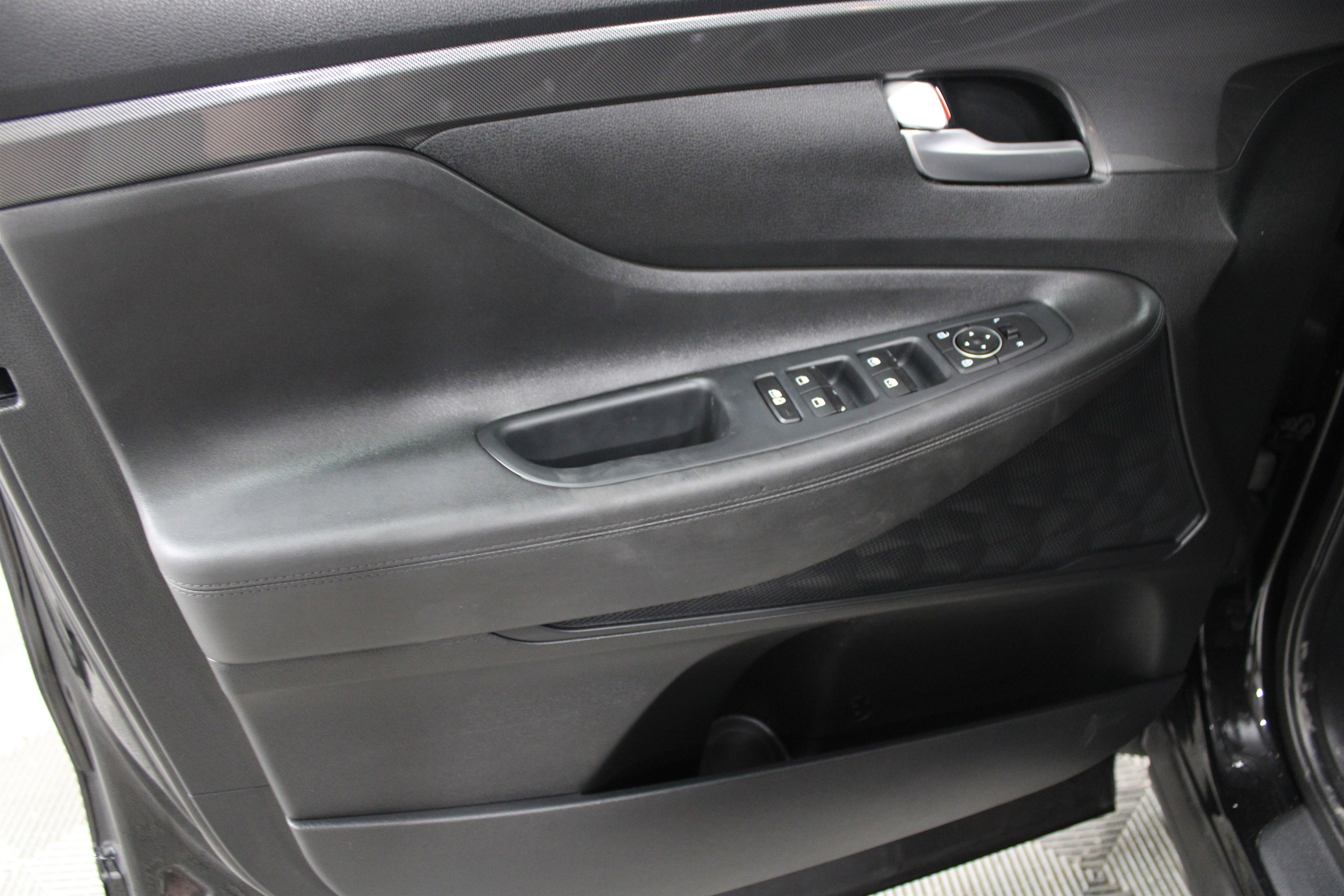 Used 2022 Hyundai Santa Fe SEL FWD image 6