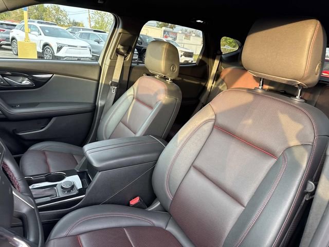 Used 2025 Chevrolet Blazer RS FWD image 38