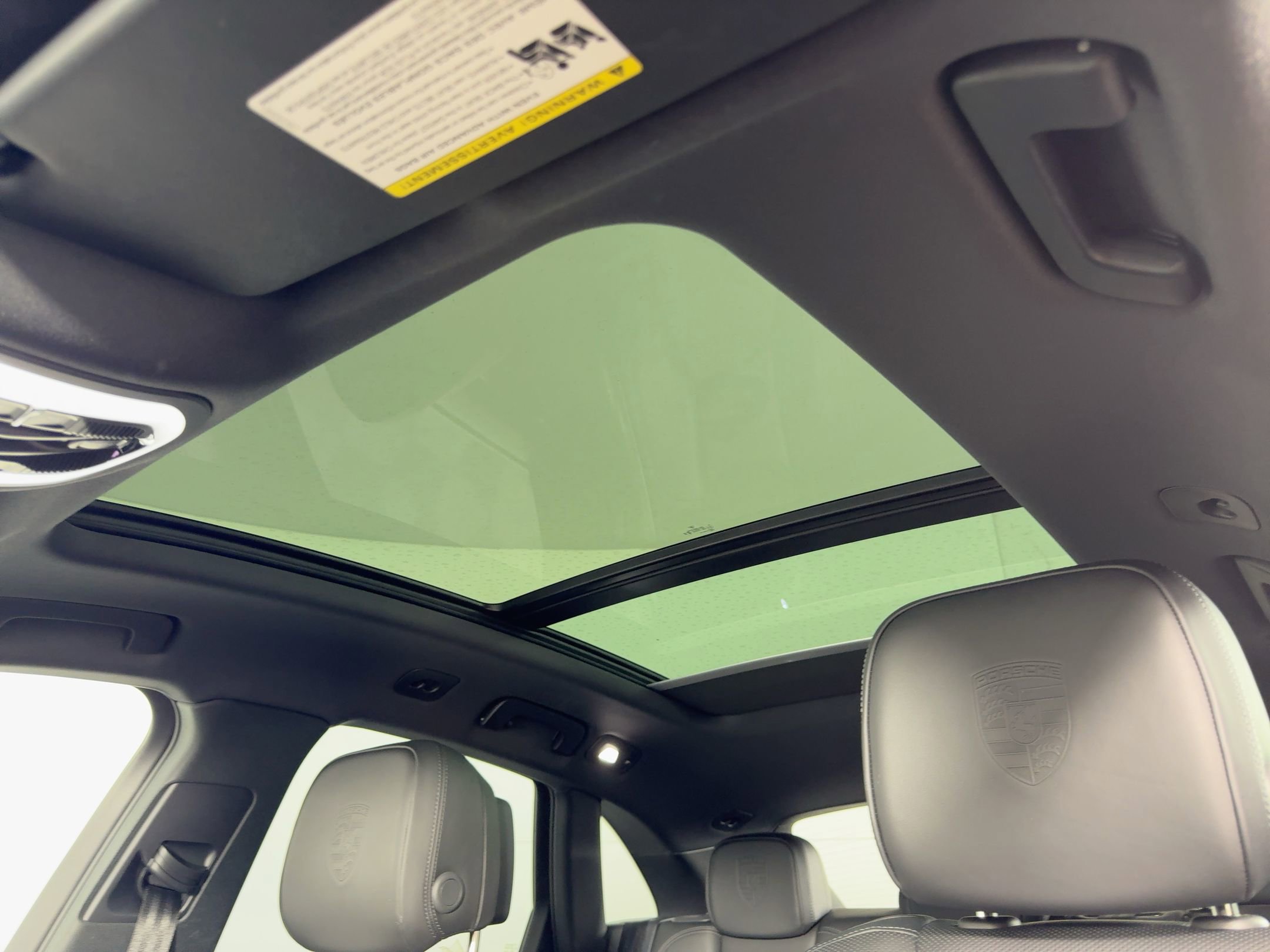 Certified 2025 Porsche Macan image 15