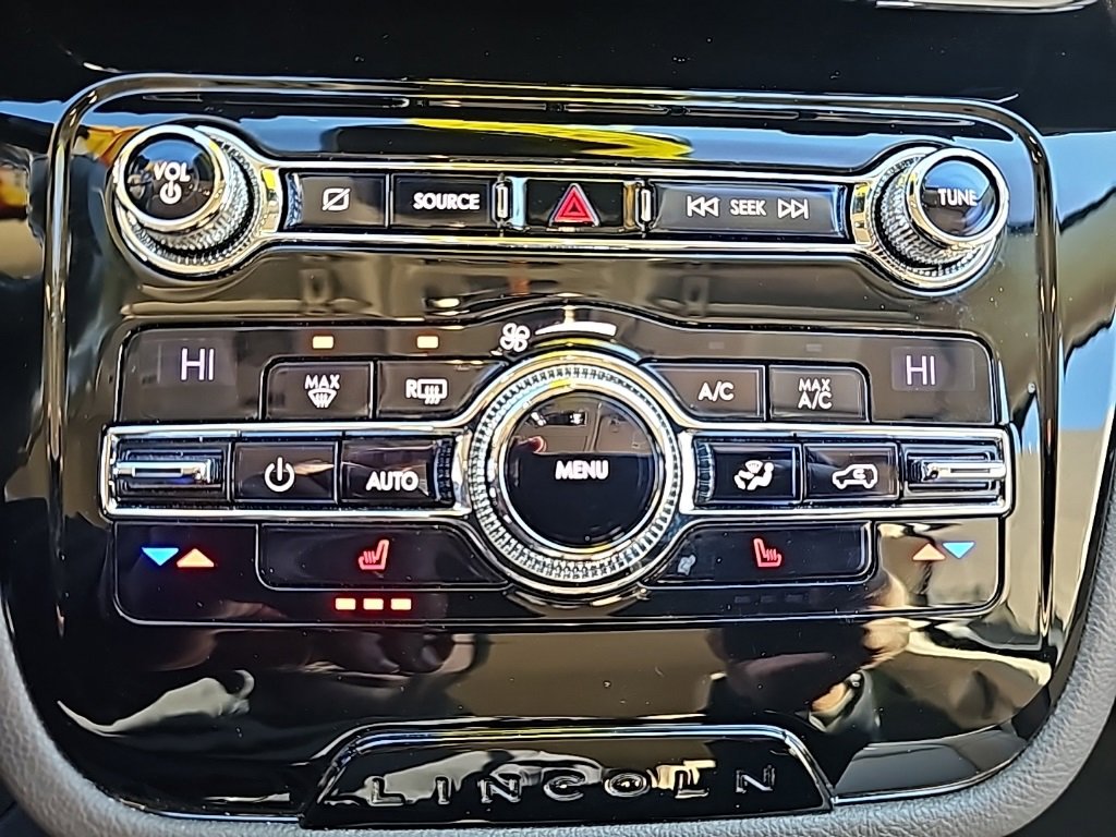 Used 2020 Lincoln Corsair FWD w/ Equipment Group 101A image 20