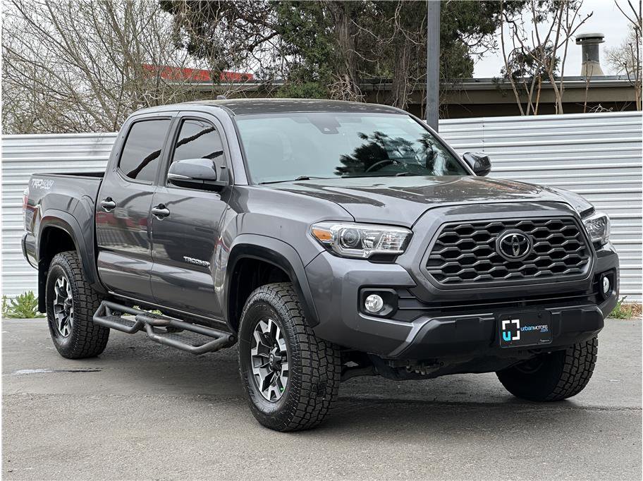 Used 2020 Toyota Tacoma TRD Off-Road w/ Technology Package image 8