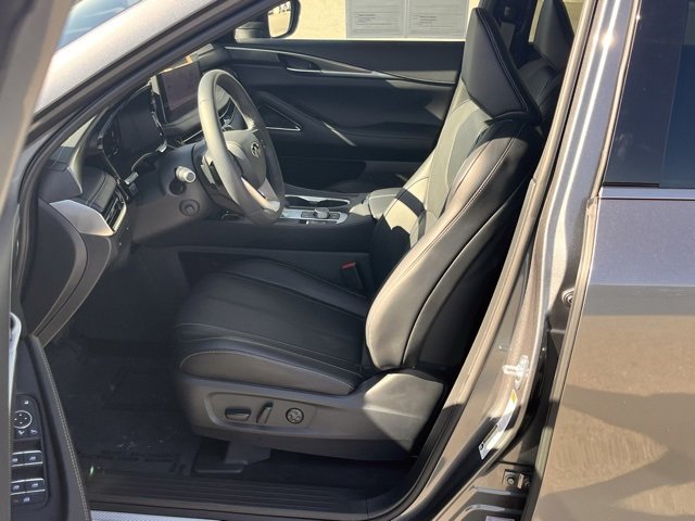Certified 2026 INFINITI QX60 Luxe w/ Cargo Package image 7