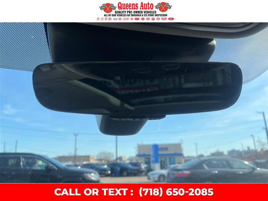 Used 2018 Land Rover Range Rover Velar S AWD/4WD image 17