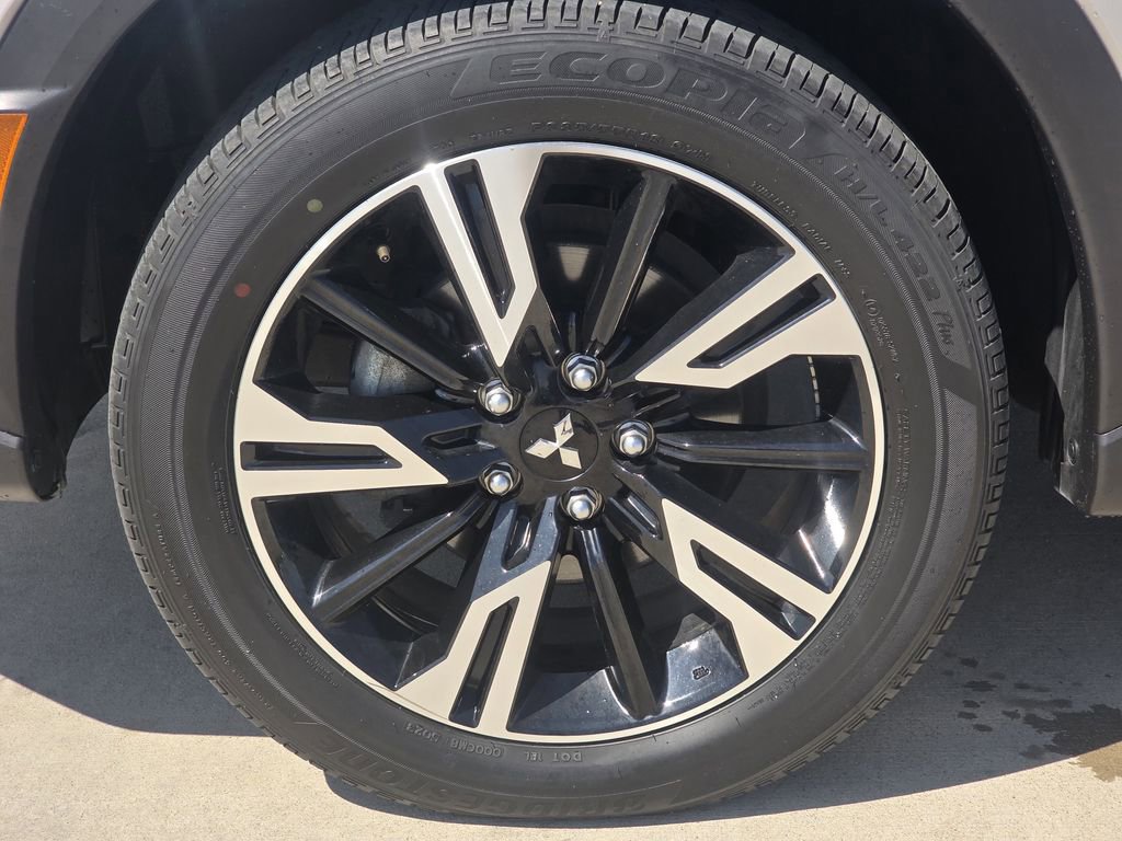 Used 2024 Mitsubishi Eclipse Cross SE image 9