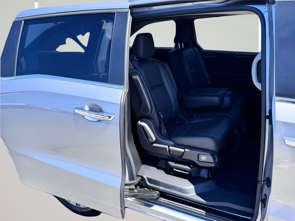Used 2023 Honda Odyssey Touring image 35