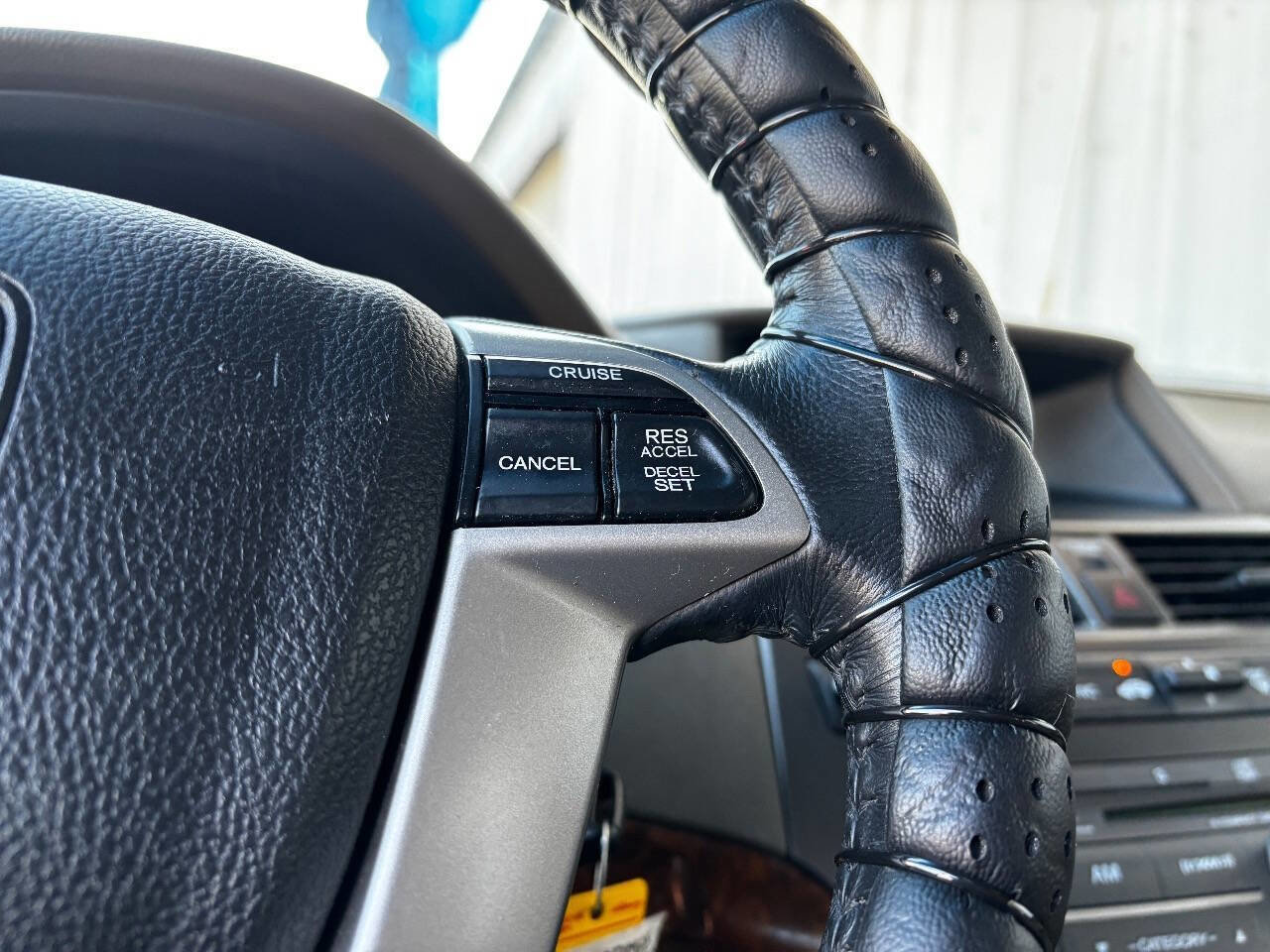 Used 2010 Honda Accord EX-L image 25