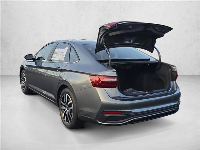 Used 2026 Volkswagen Jetta SE FWD image 3