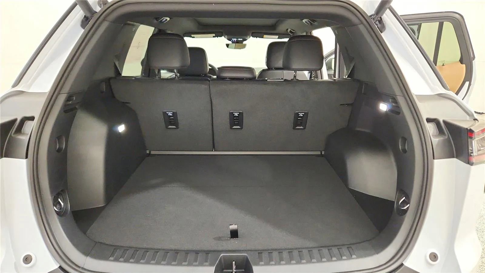 New 2026 Chevrolet Equinox ACTIV w/ Convenience Package III FWD image 19