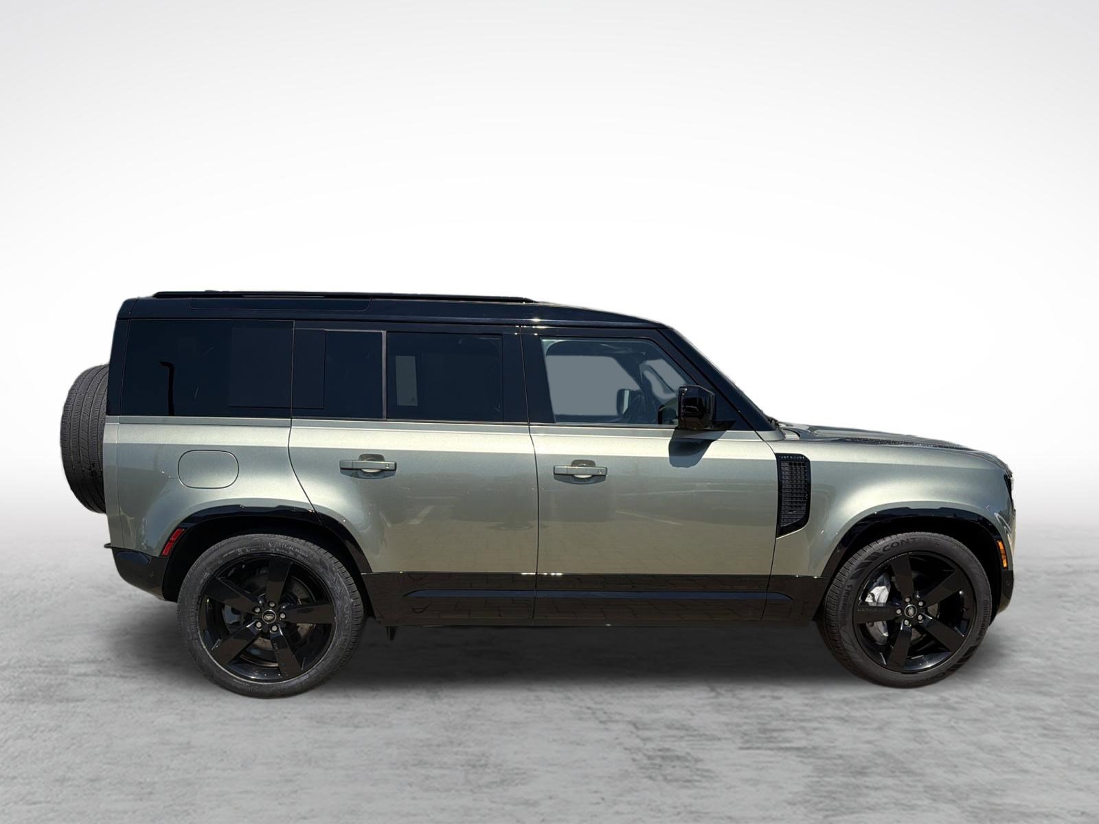 Used 2025 Land Rover Defender 110 X-Dynamic SE image 10