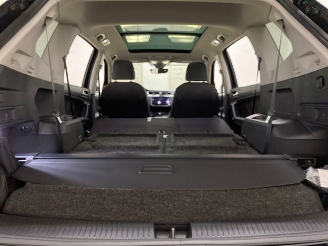 Used 2023 Volkswagen Tiguan SE w/ Panoramic Sunroof Package FWD image 97