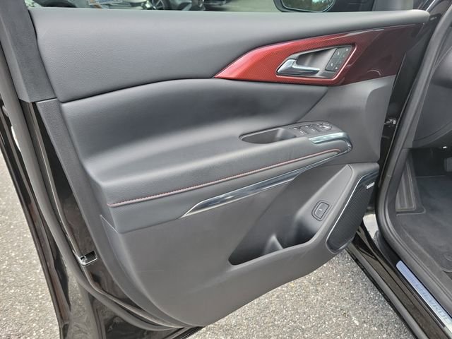 Used 2025 Chevrolet Traverse RS FWD image 29