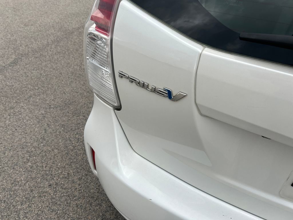 Used 2015 Toyota Prius V Two image 19