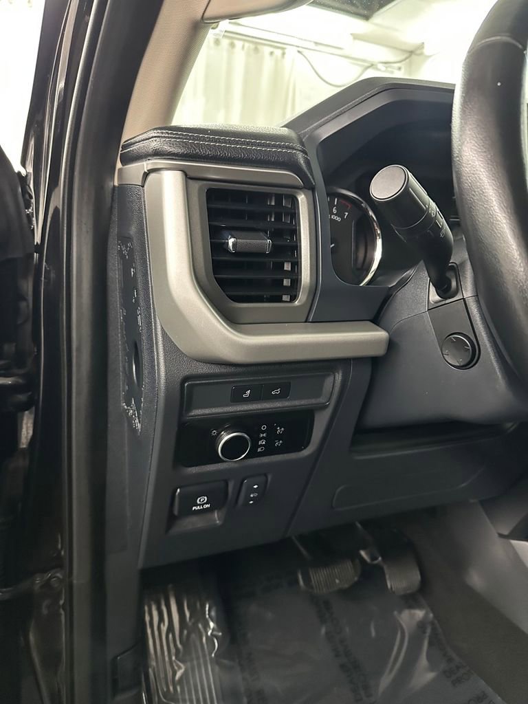 Used 2024 Ford Expedition Max XLT image 16