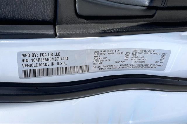 Used 2021 Jeep Grand Cherokee Laredo X image 32