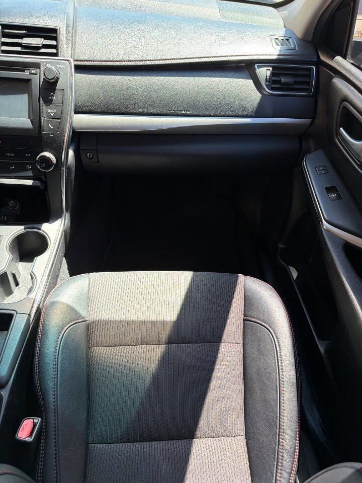 Used 2017 Toyota Camry SE FWD image 9