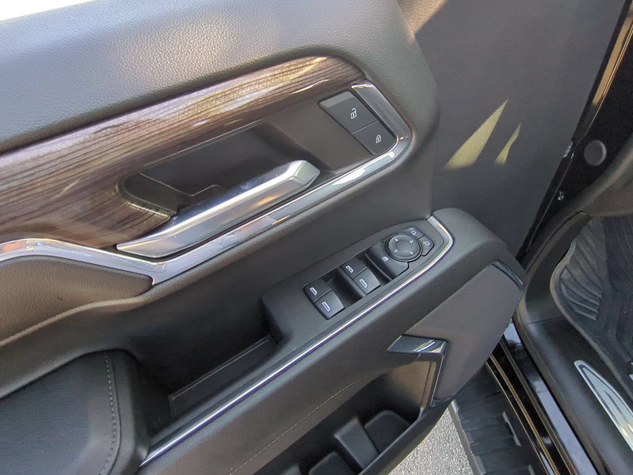 Used 2024 Chevrolet Silverado 1500 LT Trail Boss w/ Protection Package AWD/4WD image 23