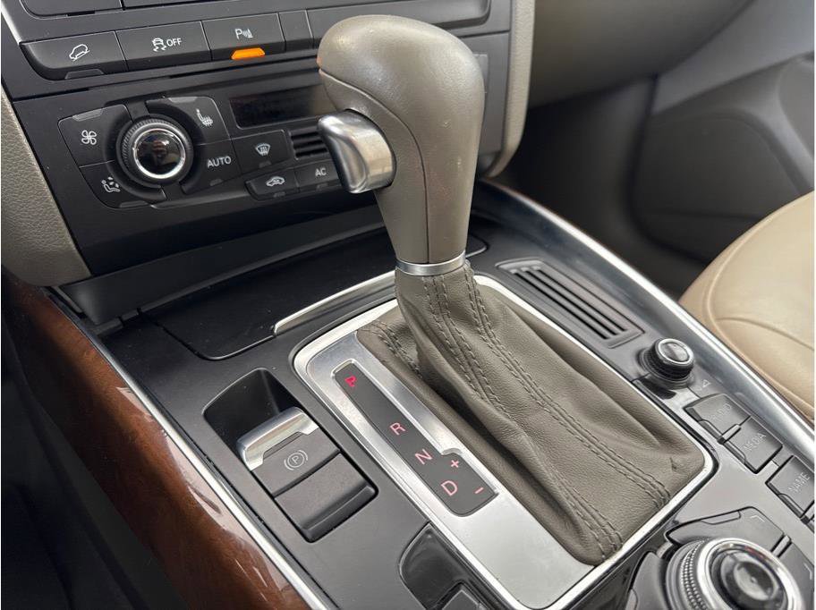 Used 2011 Audi Q5 3.2 Premium Plus w/ Audi MMI Navigation Plus Pkg image 23