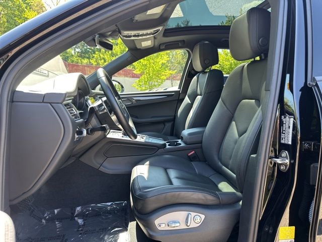 Used 2020 Porsche Macan AWD/4WD image 17