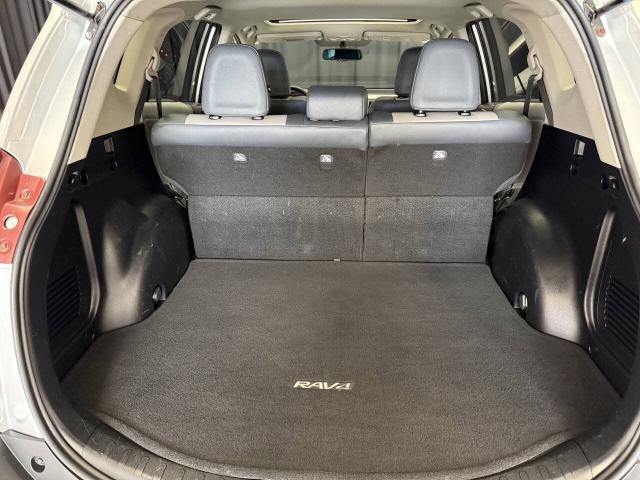 Used 2013 Toyota RAV4 Limited AWD/4WD image 22