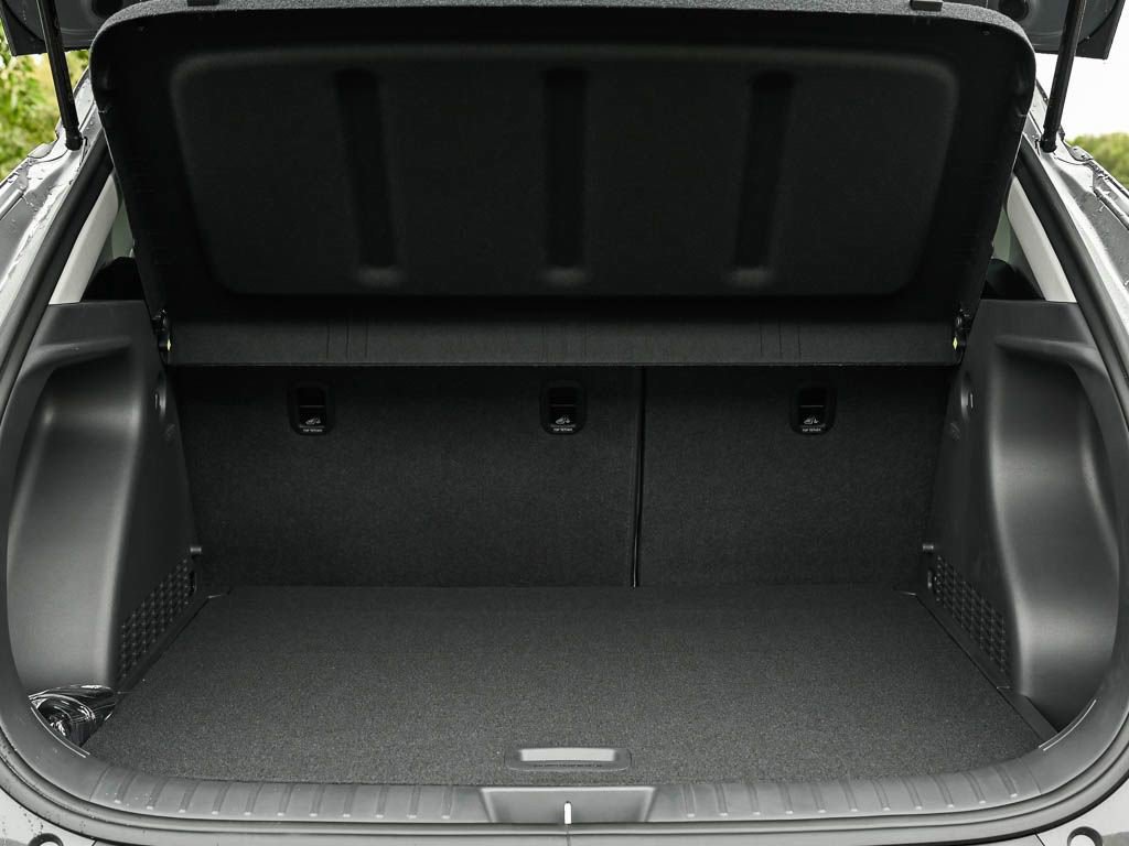 New 2026 Hyundai Kona SEL Premium image 8