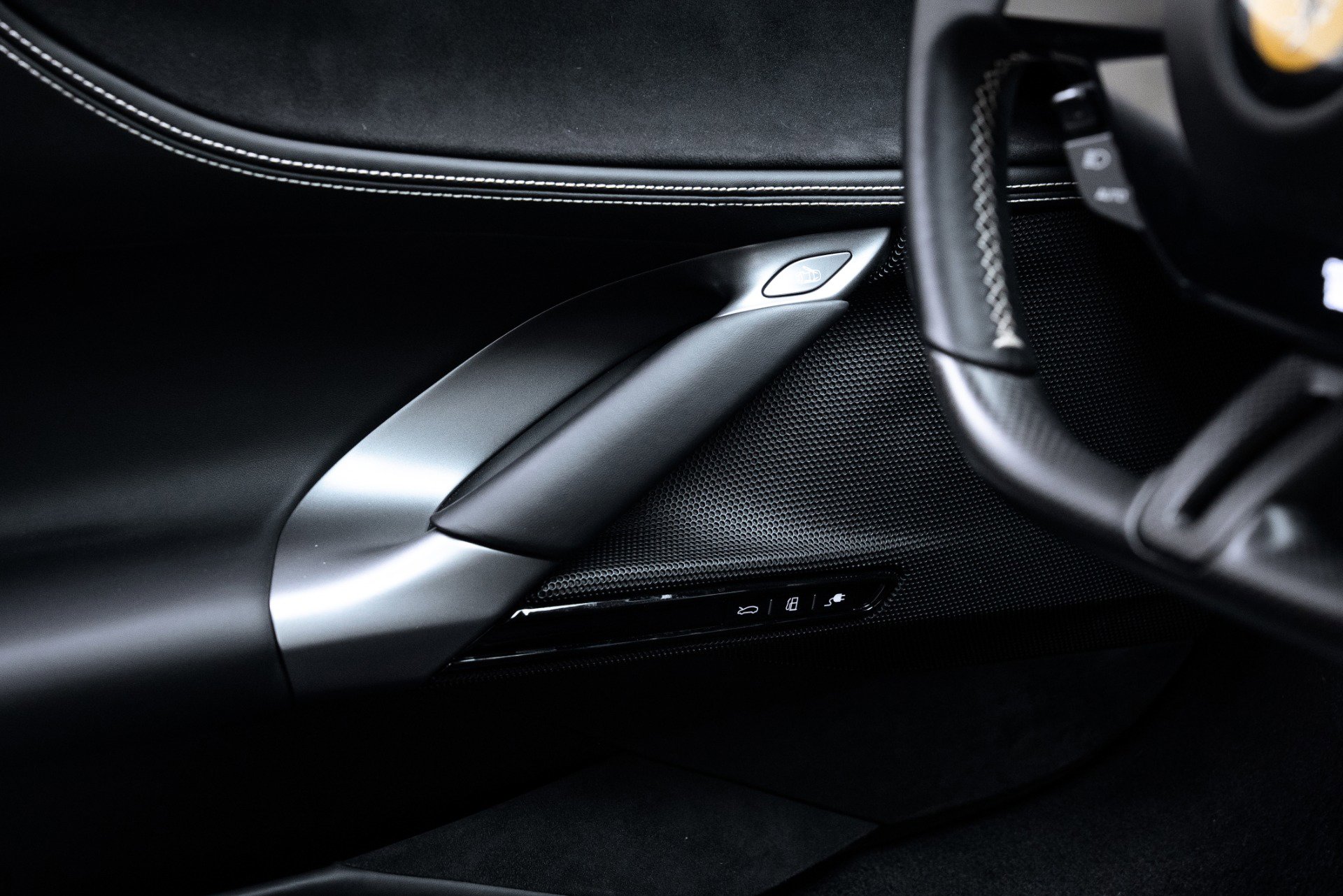 Used 2024 Ferrari SF90 Stradale AWD/4WD image 37