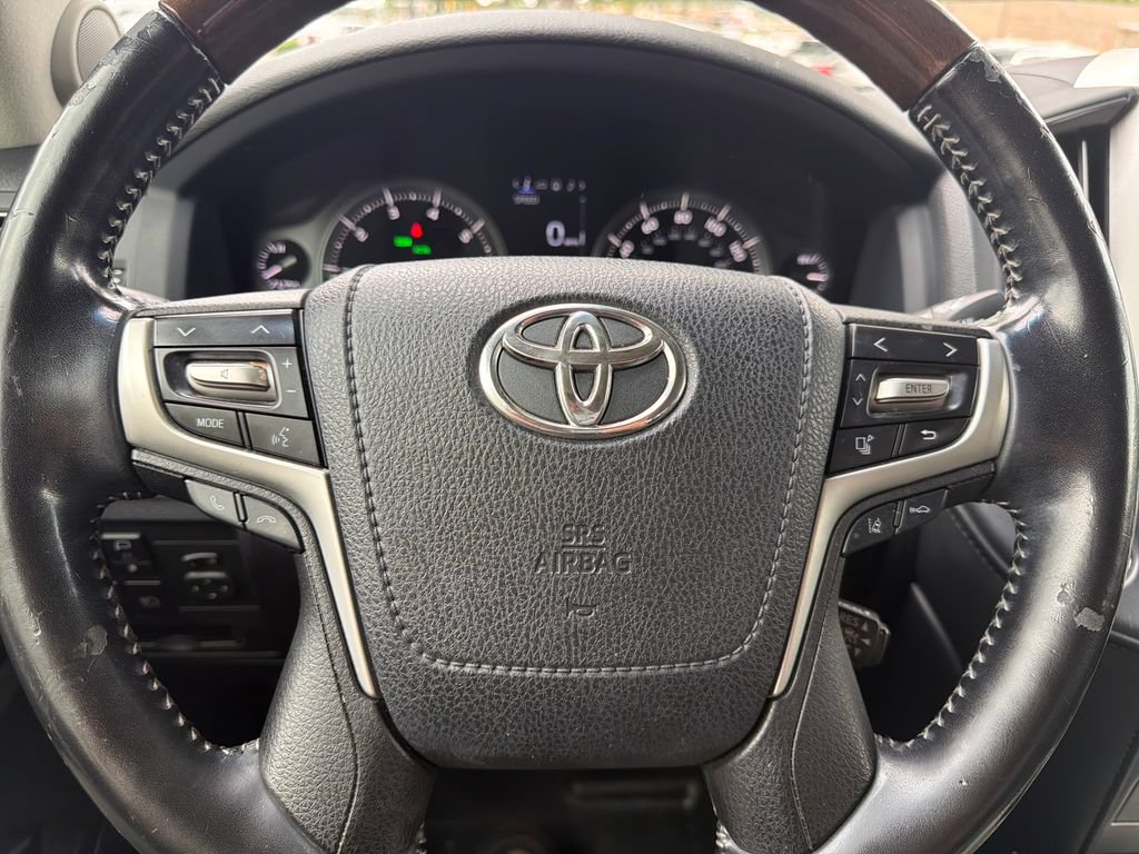 Used 2018 Toyota Land Cruiser AWD/4WD image 21