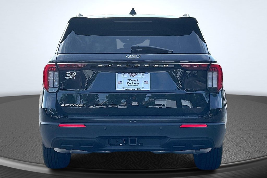 New 2026 Ford Explorer Active RWD image 4