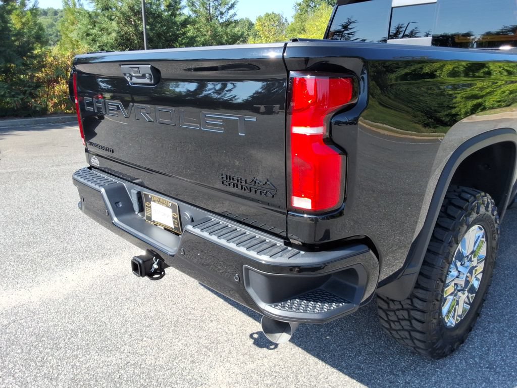 Used 2024 Chevrolet Silverado 3500 High Country w/ High Country Premium Package AWD/4WD image 16