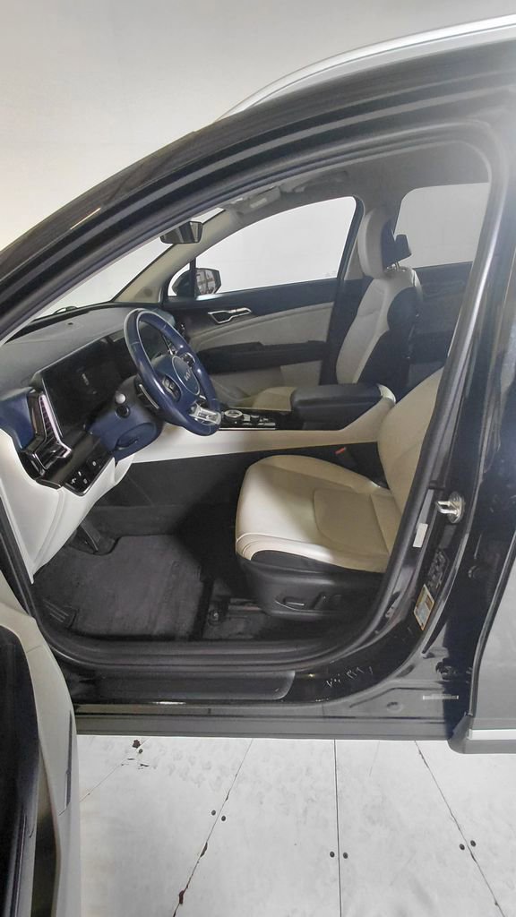 Used 2023 Kia Sportage EX AWD/4WD image 11