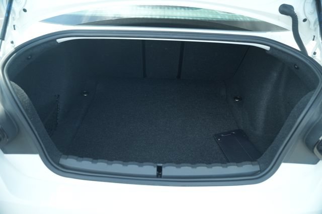 Used 2023 BMW 230i Coupe w/ M Sport Package RWD image 17