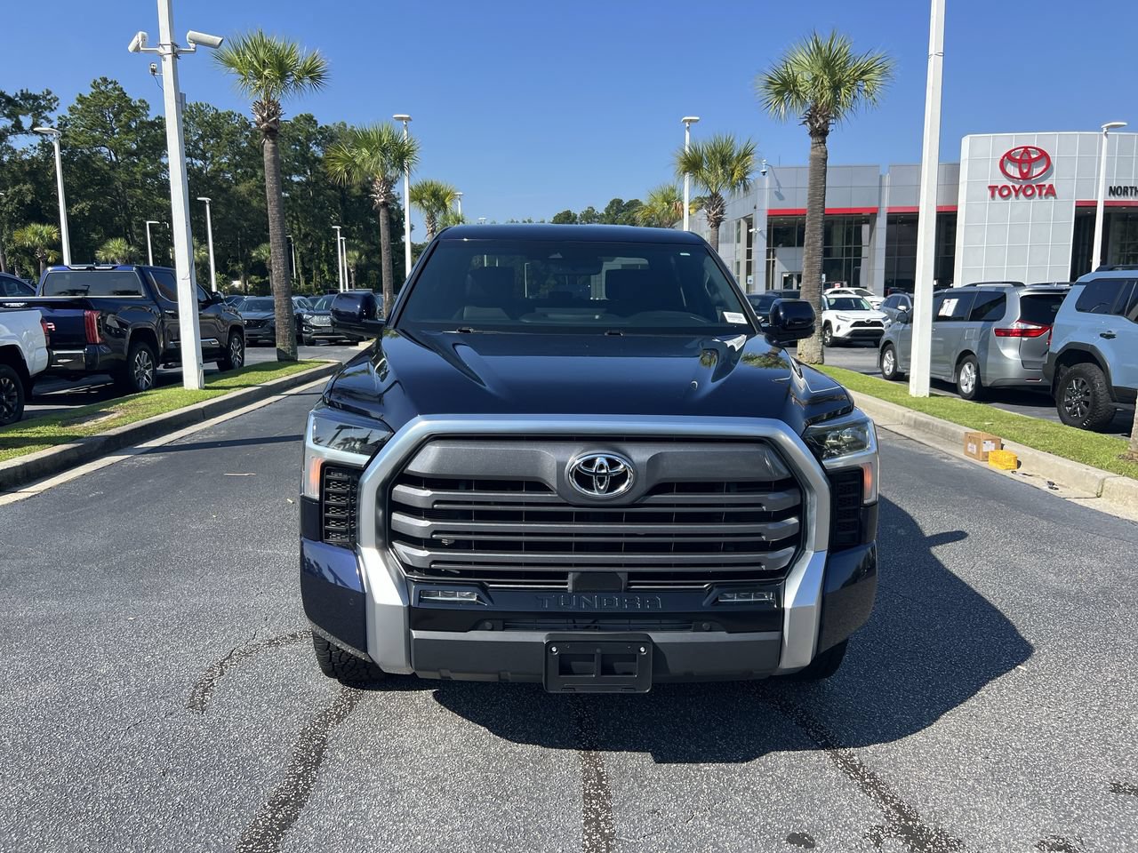 Used 2025 Toyota Tundra Limited AWD/4WD image 3