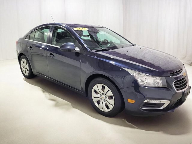 Used 2015 Chevrolet Cruze LT image 2