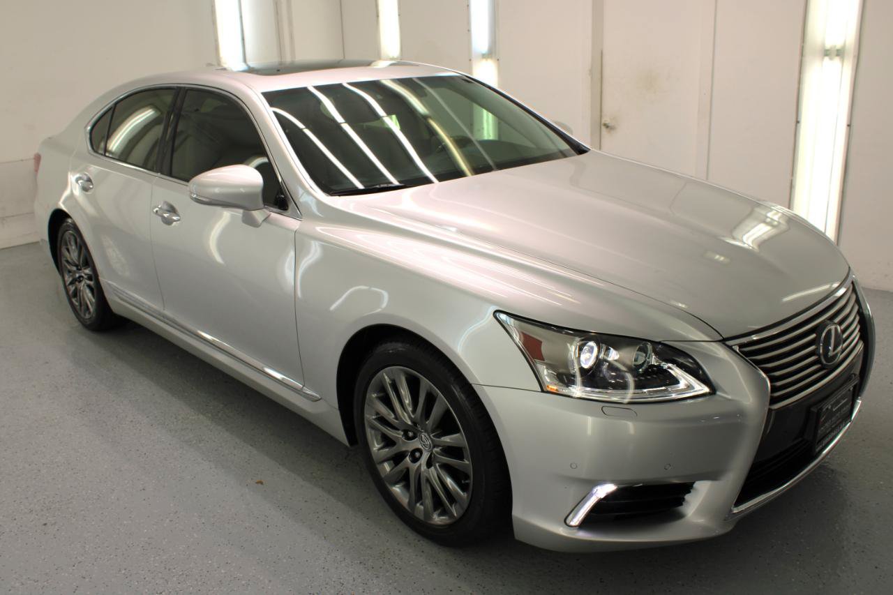 Used 2016 Lexus LS 460 w/ Comfort Package RWD image 12