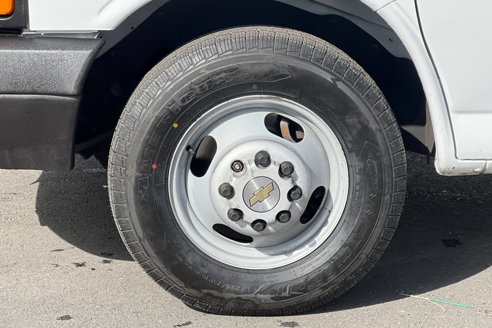Used 2015 Chevrolet Express 4500 RWD image 33