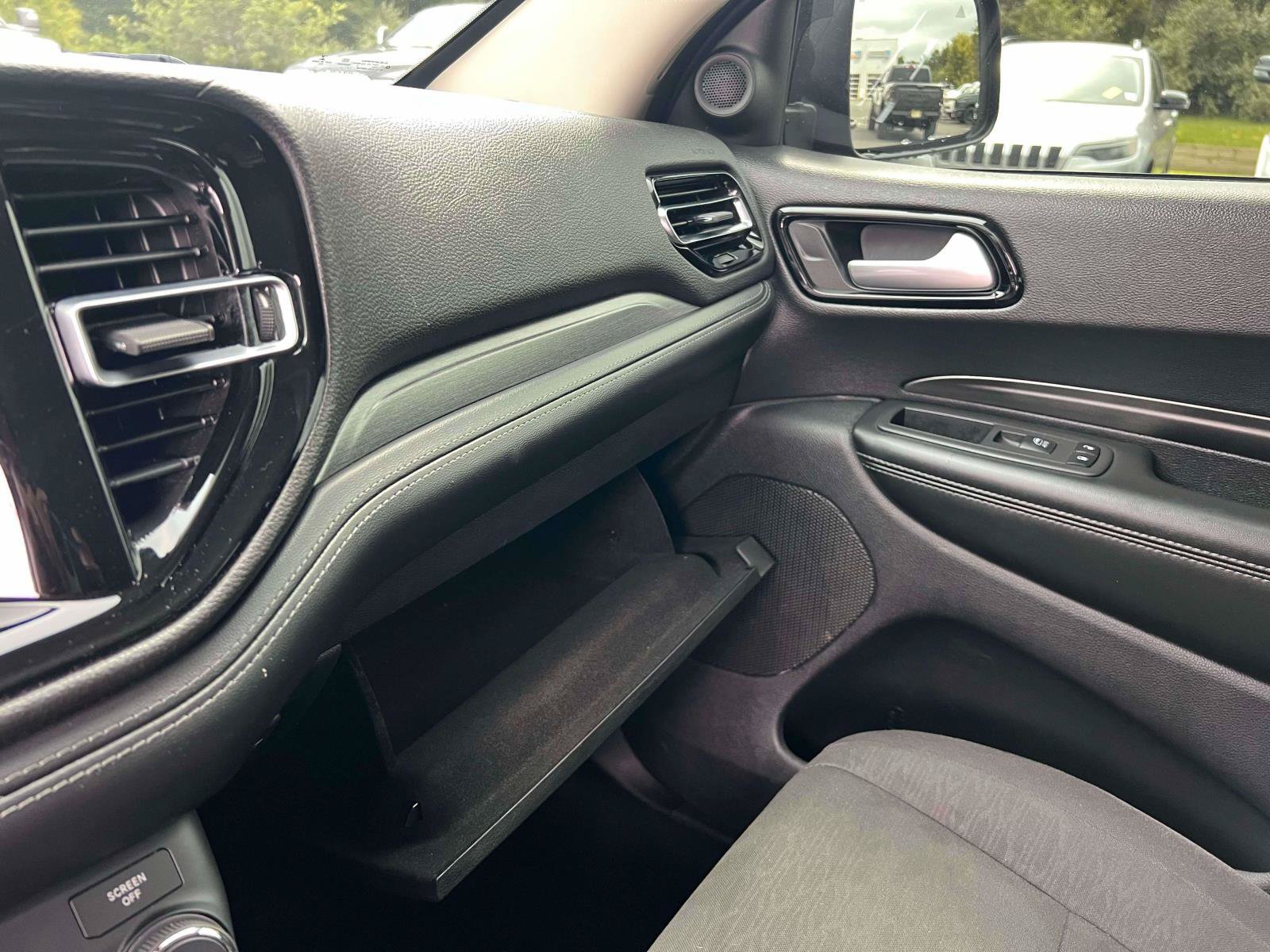 Used 2022 Dodge Durango SXT AWD/4WD image 16