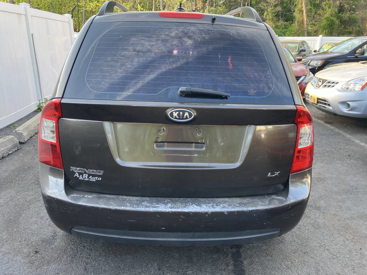 Used 2009 Kia Rondo LX image 7