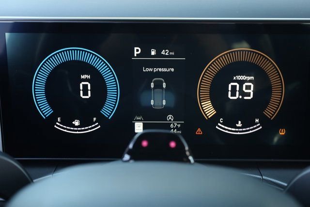 Used 2025 Hyundai Santa Fe XRT image 16