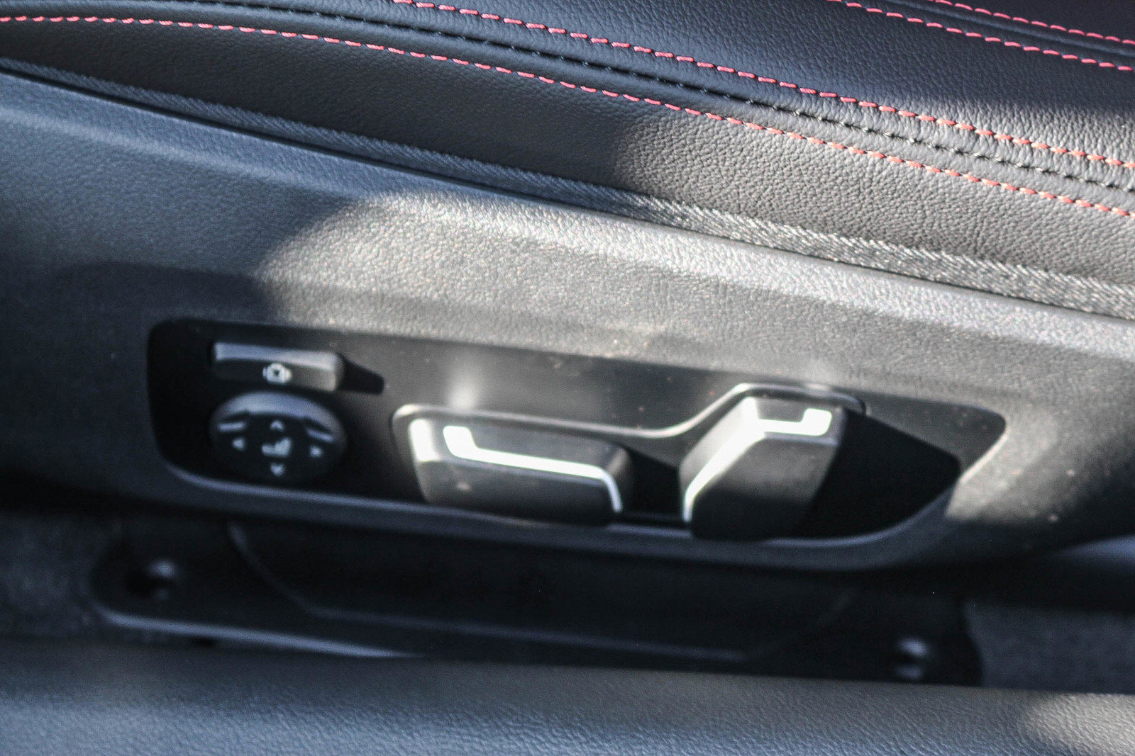 New 2026 BMW M440i Convertible w/ Premium Package image 21