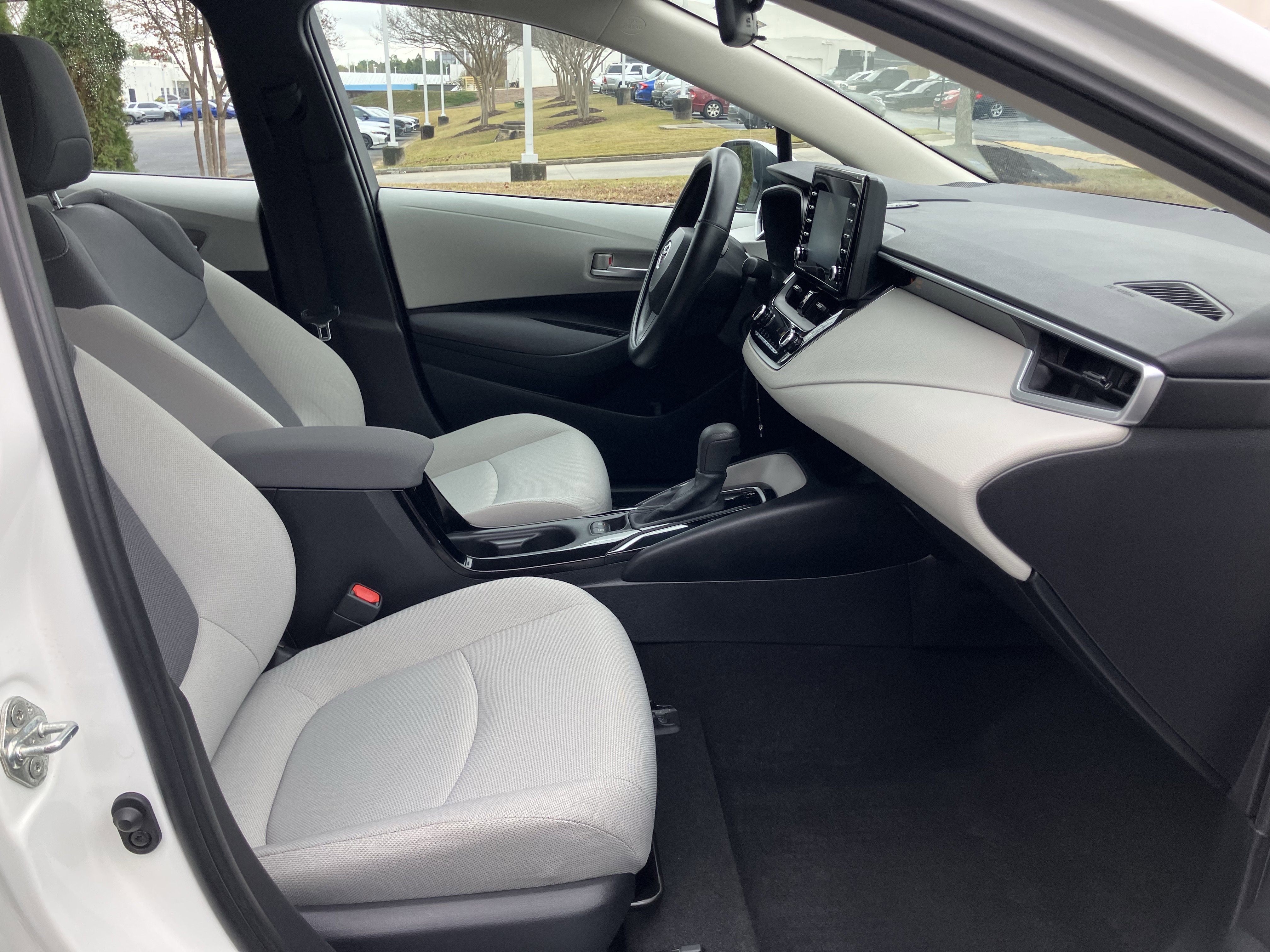Used 2020 Toyota Corolla L image 33