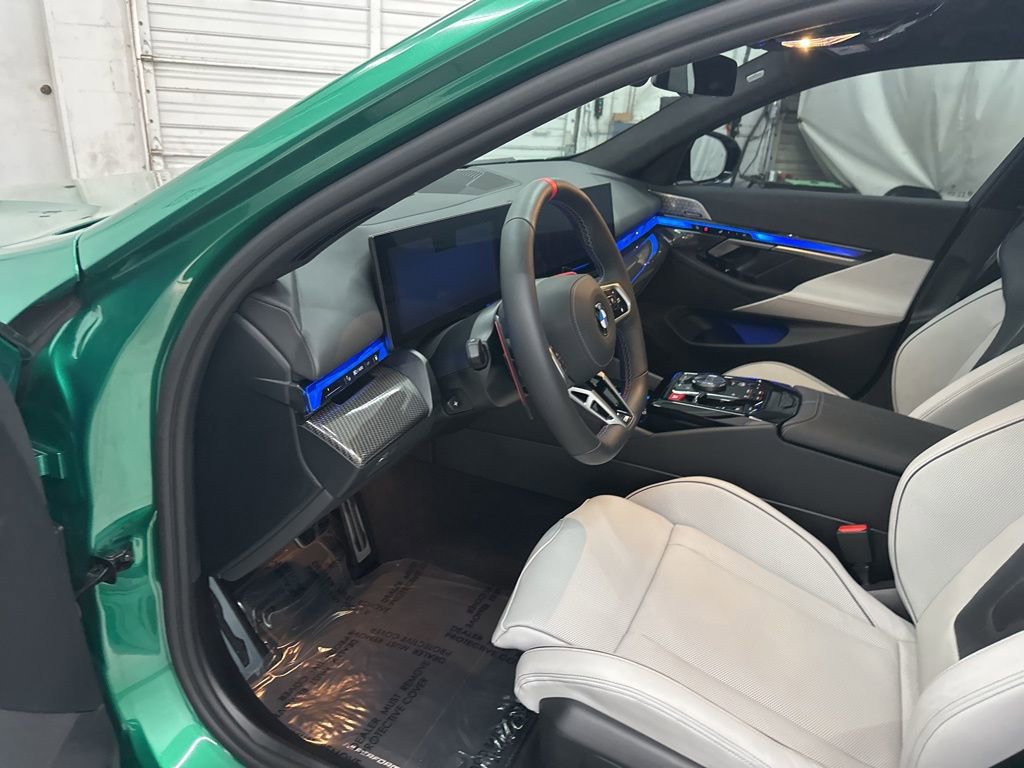 Used 2026 BMW M5 w/ Executive Package image 9