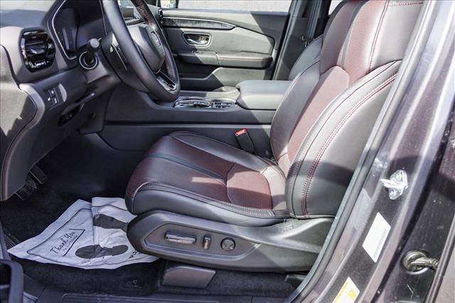 Used 2025 Honda Pilot Black Edition image 11