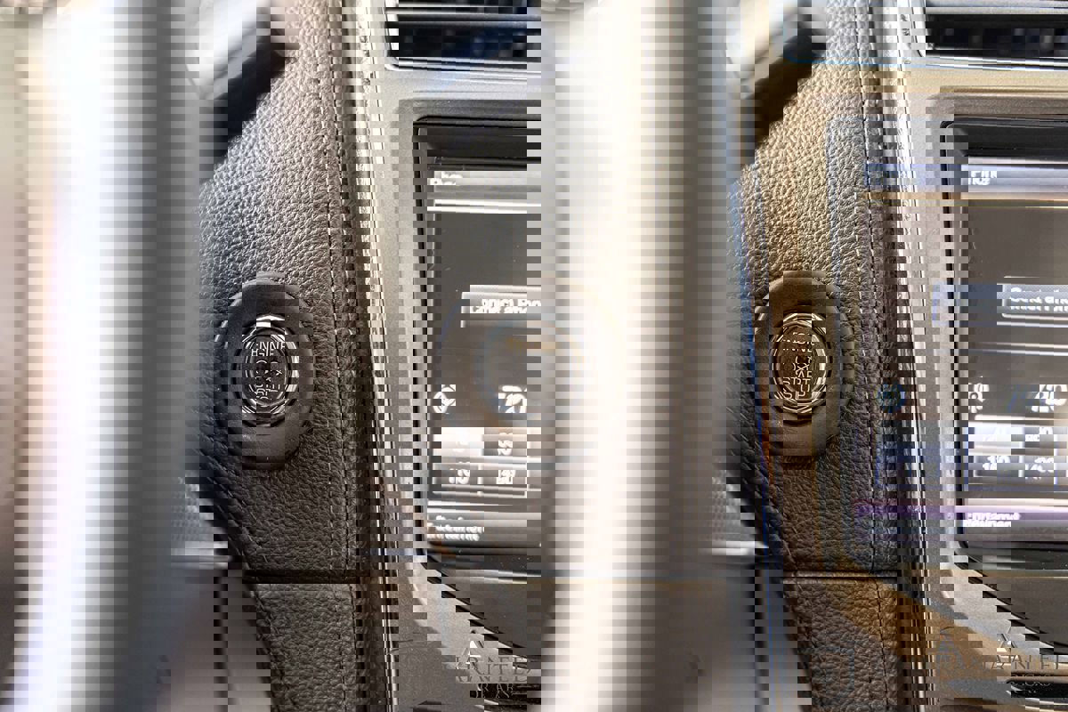 Used 2012 Lincoln MKX FWD image 26