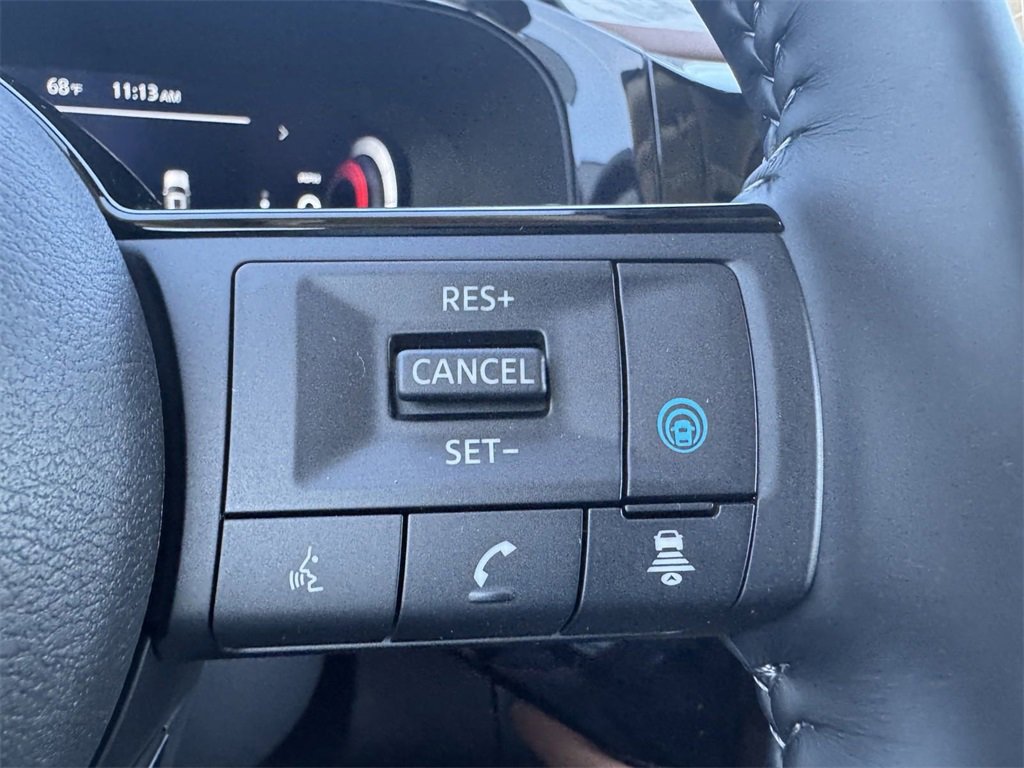 New 2025 Nissan Pathfinder Platinum w/ Black Appearance Package image 32